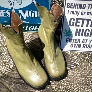 Vintage Hispanitas avocado green leather gum latex ankle zip booties size 6.5